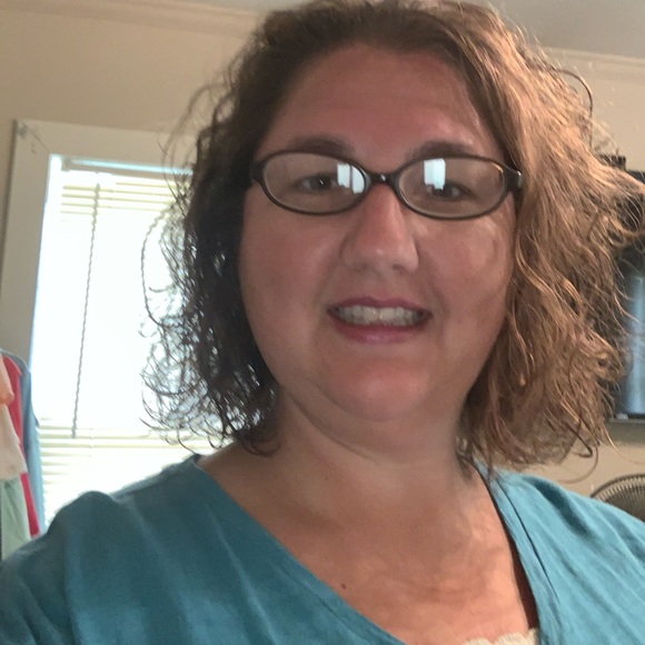 Meet your Posher, Brooke - Picture 1 of 1